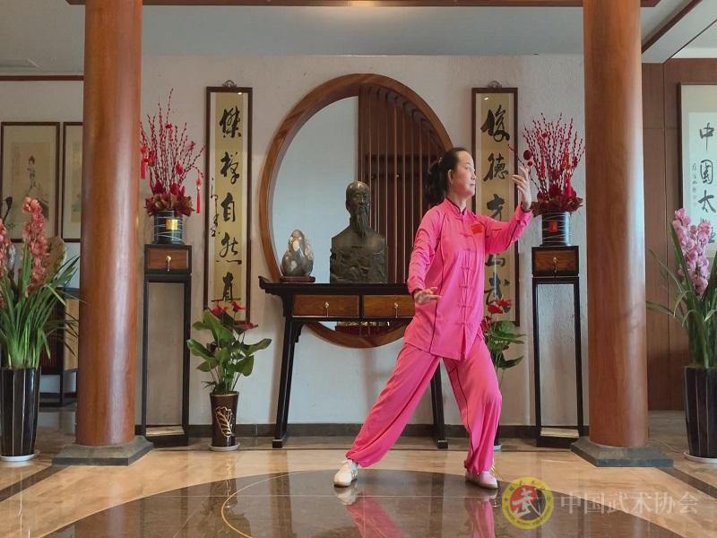 158823597414312.jpg 云南省武术协会武术八段李斌教学示范的《健身益气法》.jpg